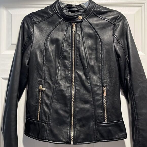 Guess Jackets & Blazers - EUC Guess Leather Bomber Jacket Women’s Size XS.